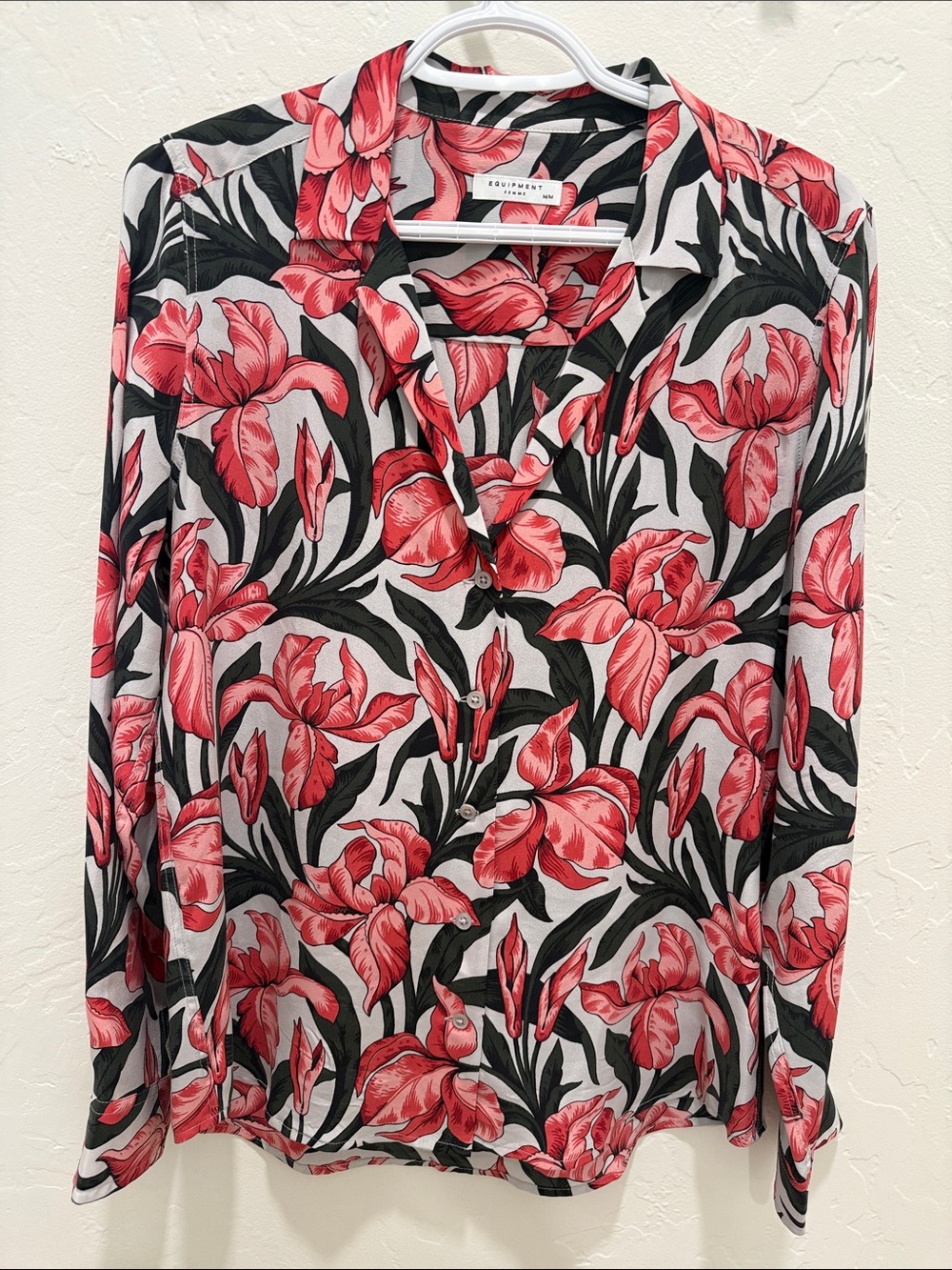 Equipment Femme Silk Coral Lily Floral Silk Button-Down Blouse Size Medium